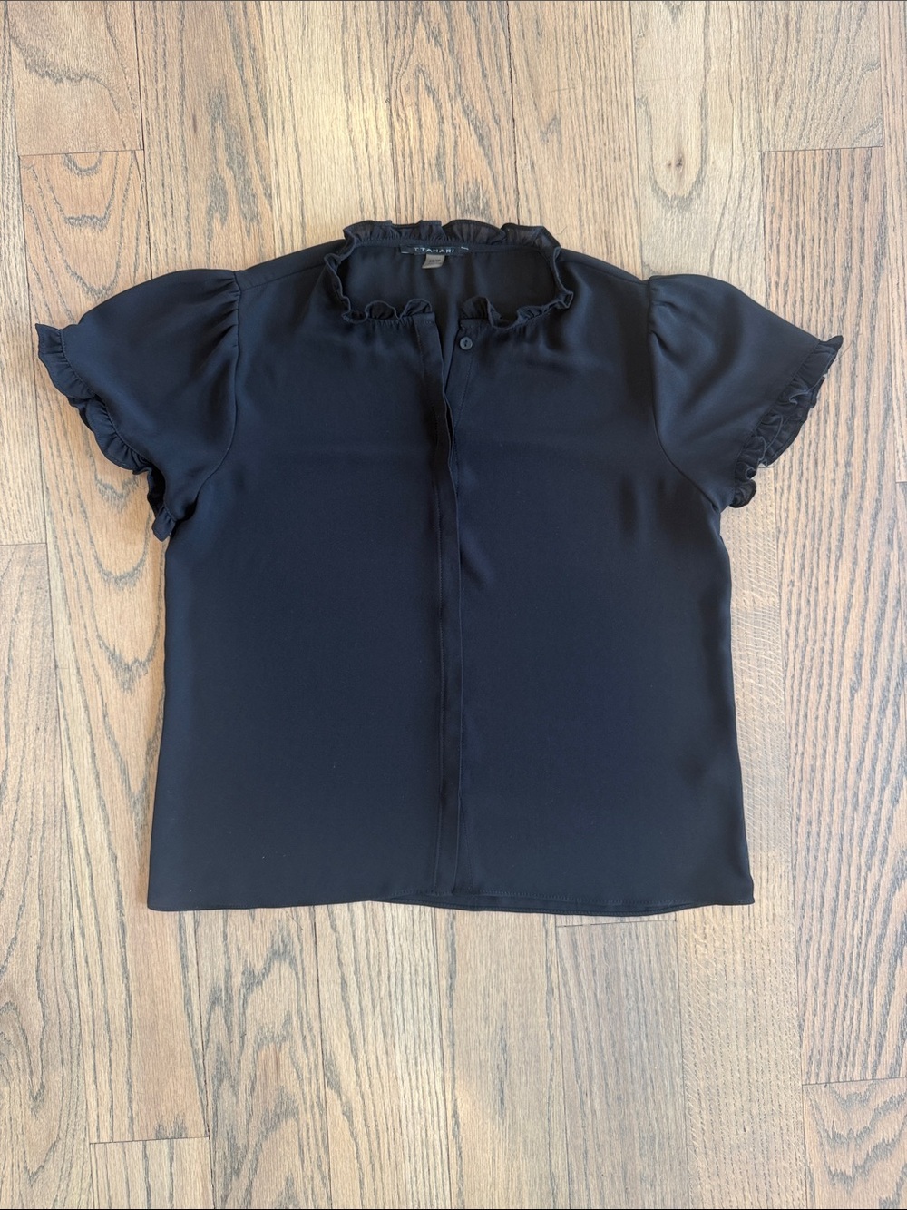 T Tahari Women’s Black Ruffle Sleeve Hidden Button Down Blouse Size X-Small